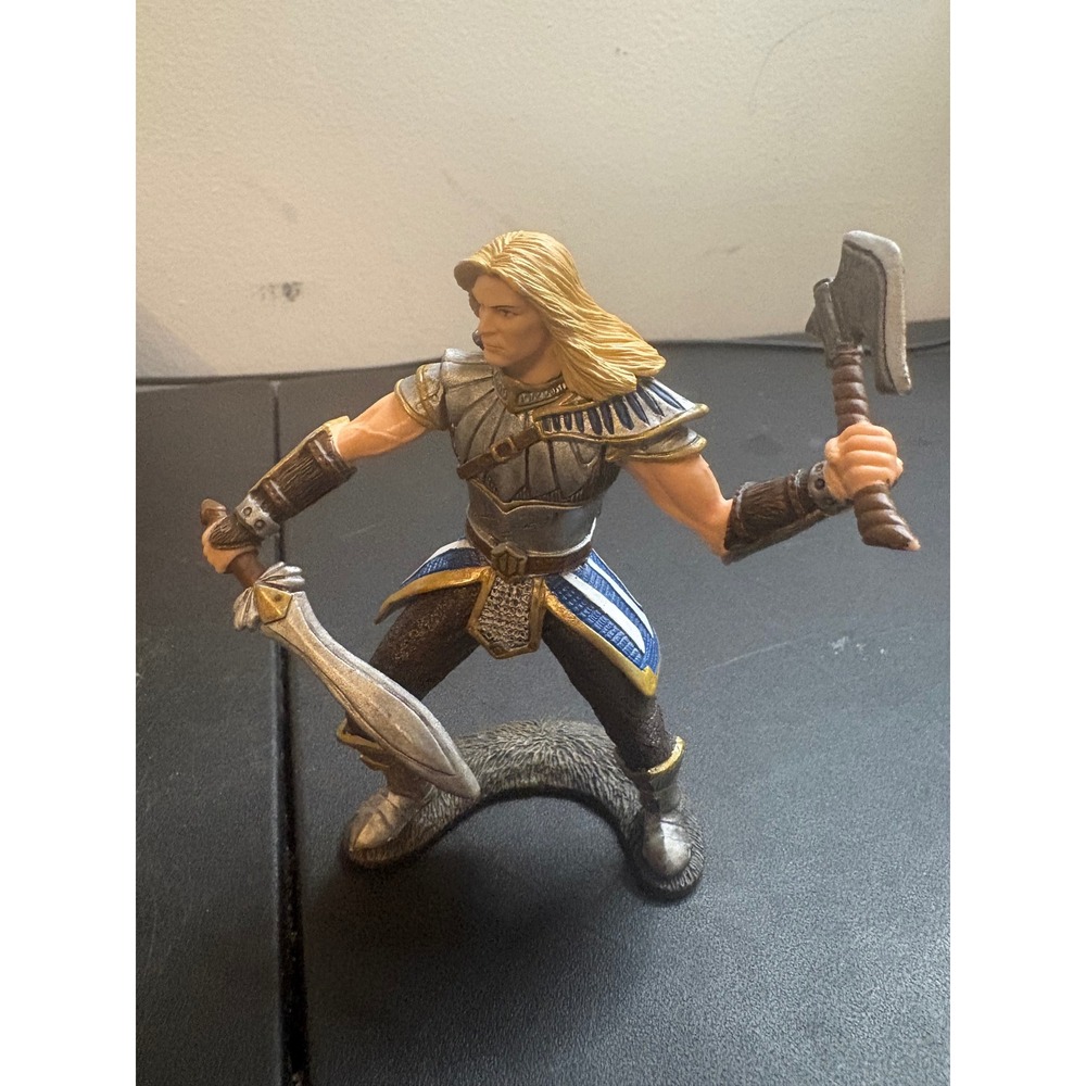 Schleich Eldrador Warrior Knight Figure Sword and Axe D-73527 Fantasy Miniature